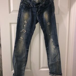 Distresses Denim jeans